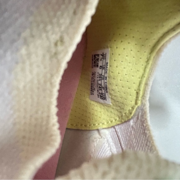 Adidas Ultraboost Sneaker Marimekko, White Floral, women’s 7.5 - Picture 7 of 7